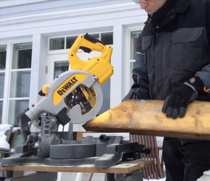 Fierastrău pentru taieri inclina DeWalt DCS777T2 (DCS777T2-QW)