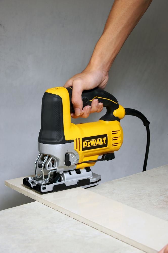 Fierăstrău pentru decupat DeWalt DW349