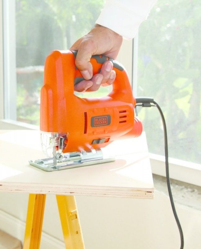 Fierăstrău pentru decupat Black&Decker JS20-RU