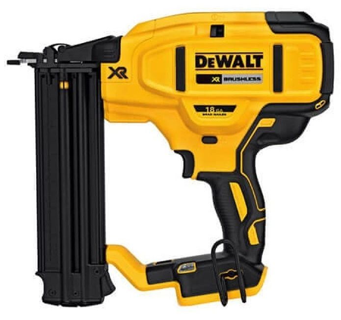 Pistol pneumatic pentru batut cuie DeWalt  DCN680N